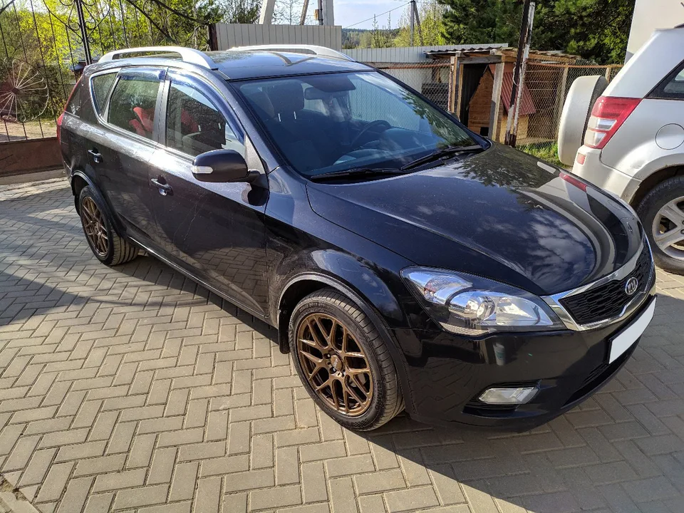Kia Ceed I (рестайлинг) — Накладки на колёсные арки на скотче · 2 × 120 см